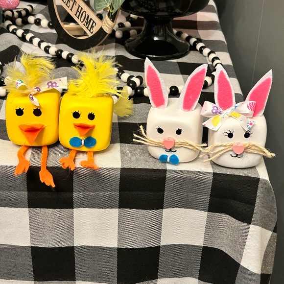 Holiday- Easter Rabbits - Picture 3 of 4